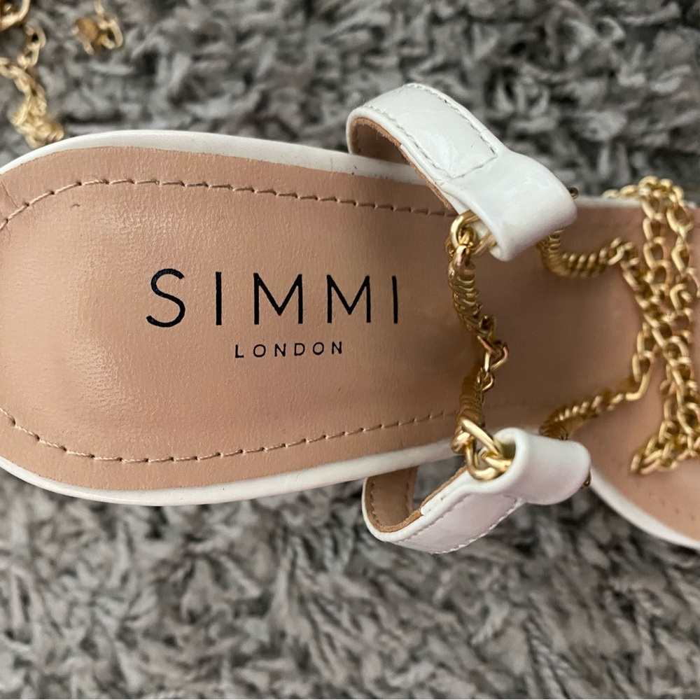 New White Simmi Heels! - Picture 3 of 4